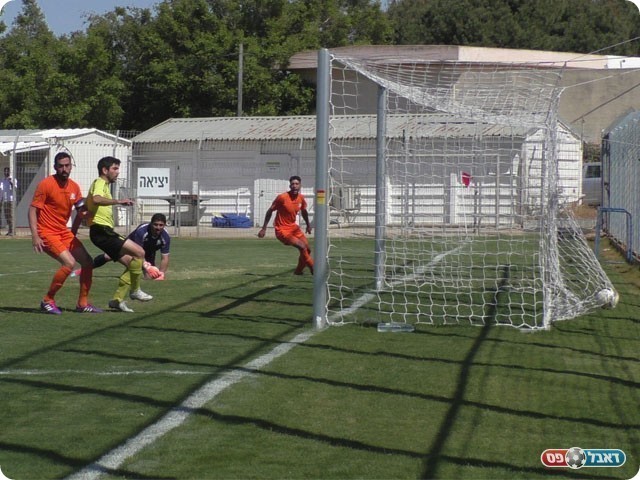 אסייג כובש (שקד מורג)